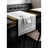 chemin-de-table-restaurant-blanc-encadre-satin