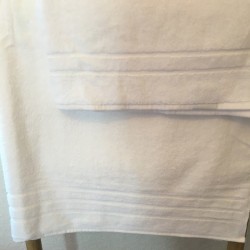 Linge de bain blanc haut gamme pour l'hôtellerie - Comptoir Textile