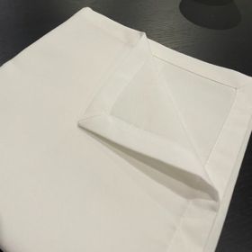 Serviette blanche en tissu 50 x 50 cm (nettoyage inclus)
